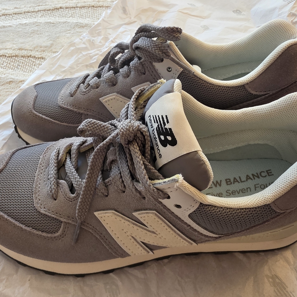 New Balance Unisex 574 Vulc Grey Sneakers Size M 7.5/ W 9
